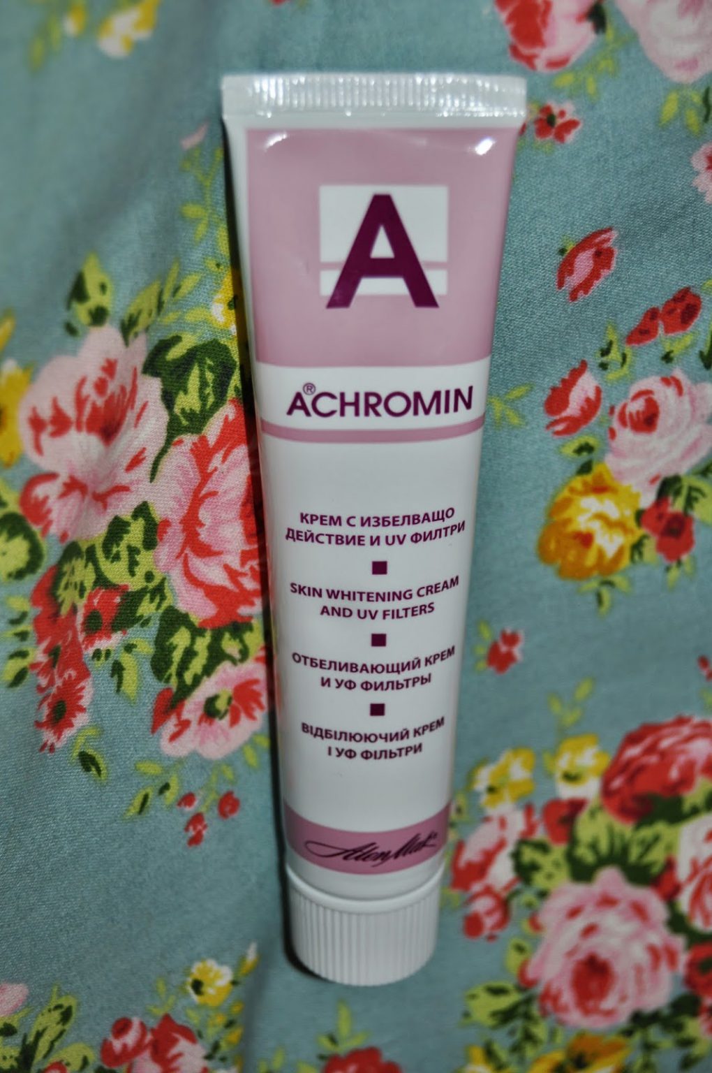Ахромин крем отбеливающий купить. Ахромин крем. Ахромин крем дневной. Ахромин от пигментных пятен. Ахромин солнцезащитный крем.