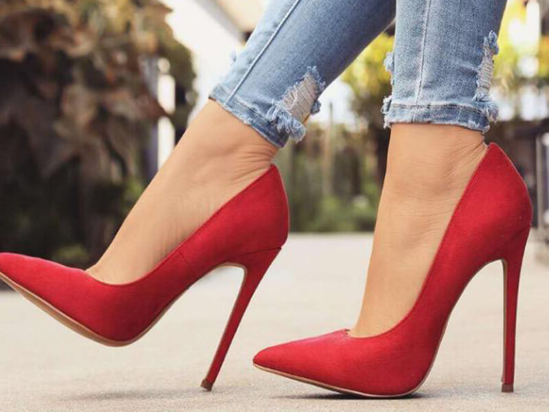Kırmızı Stiletto Ayakkabının Özellikleri Nelerdir?