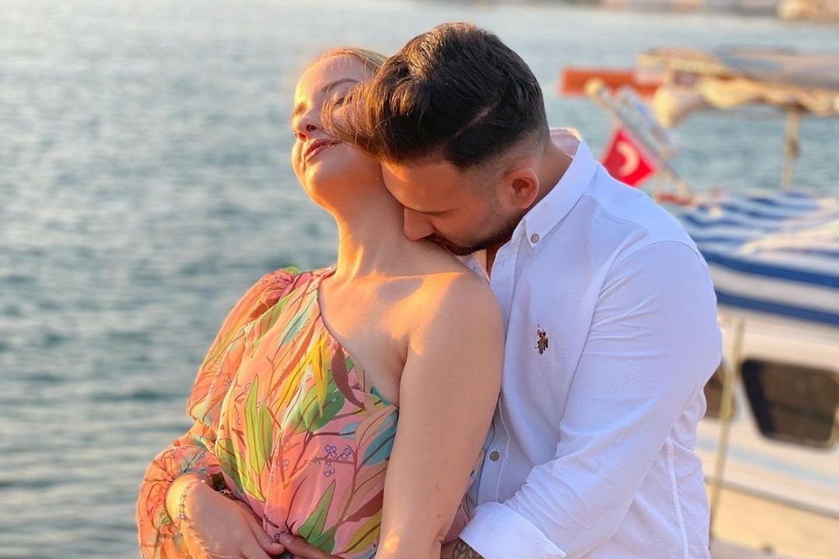 Kaan Rabia Esena çifti kimdir? Bebek mi bekliyorlar? 2025 Kaan Rabia Esena Kaan Rabia Esena çifti kimdir?
