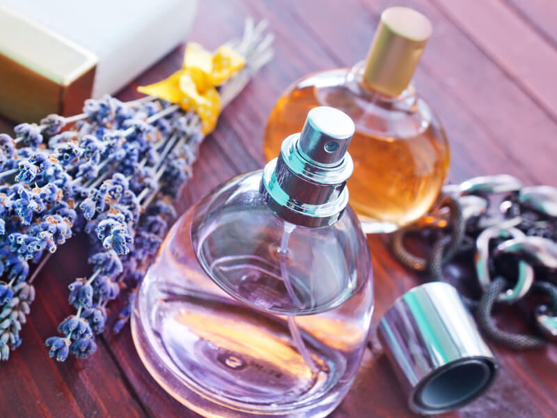 Vücut spreyi parfüm olarak kullanılabilir mi?