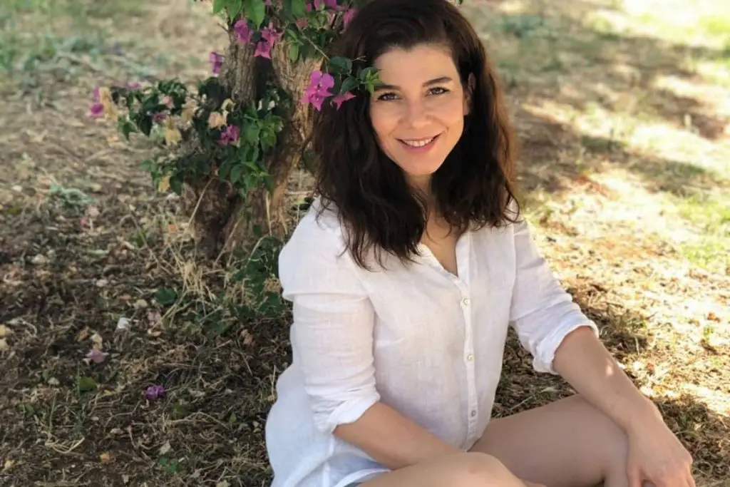 Yeliz Şatıroğlu kimdir? Aşık Veyselin torunu mu? 2026 Yeliz Şatıroğlu Yeliz Şatıroğlu kimdir? Aşık Veyselin torunu mu?