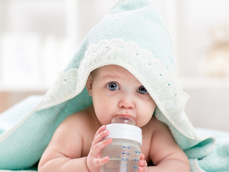 Bebeklerin ve çocukların bol su tüketmesini sağlayın