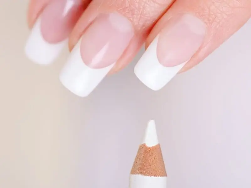 Tırnak Beyazlatma Kalemi ile Tırnak Beyazlatma