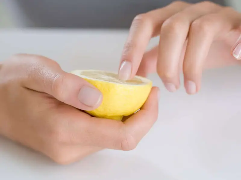 Tırnak Ucu Beyazlatma Nasıl Yapılır?