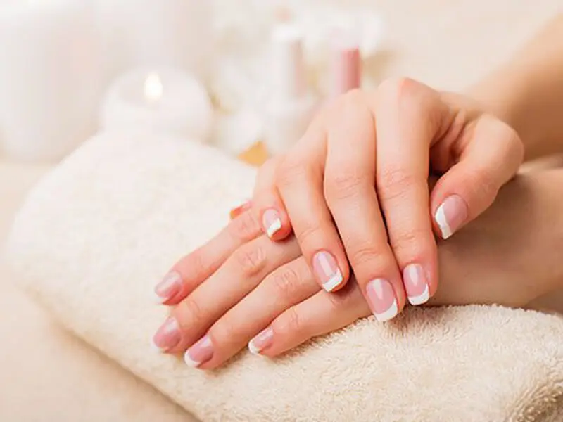 Tırnak İçi Beyazlatma Nasıl Yapılır?