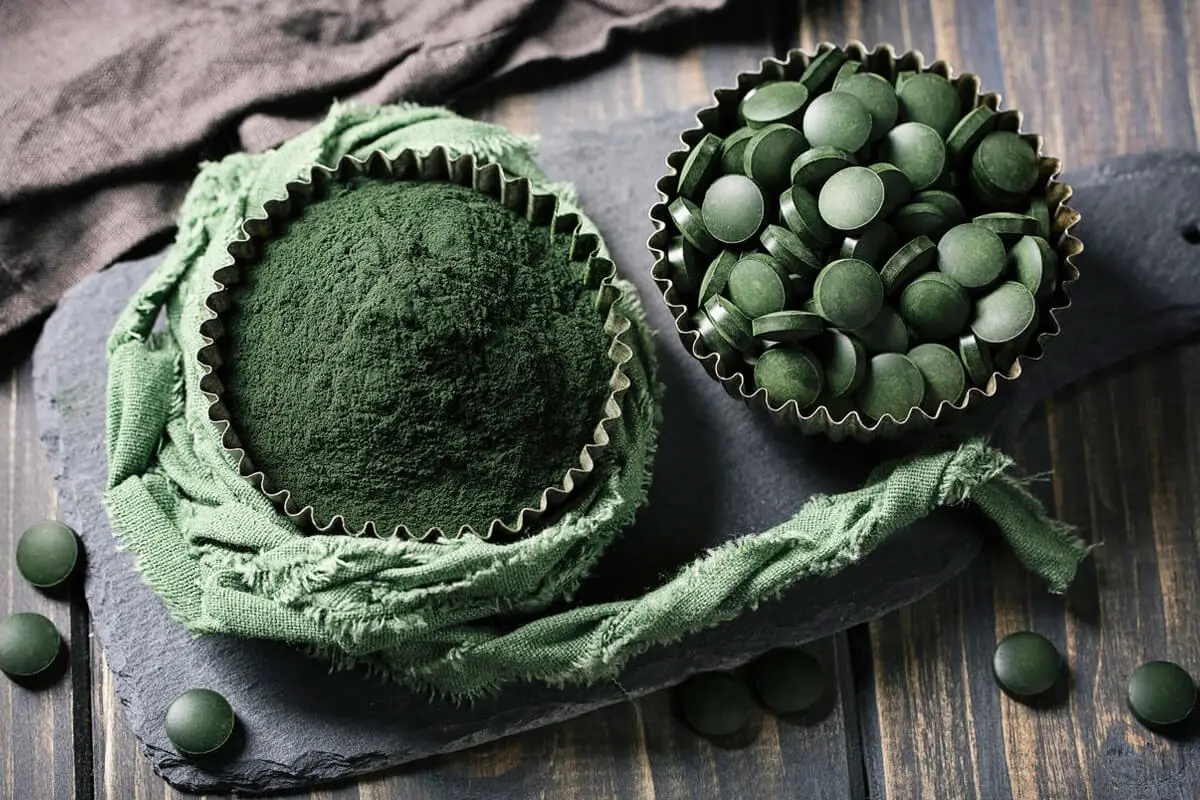 Spirulina nedir? Nasıl tüketilir? Faydaları ve yan etkileri nelerdir?