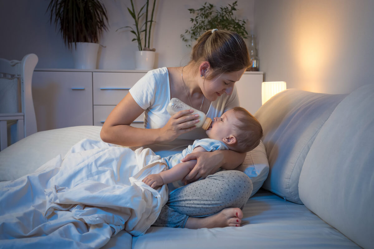 Bebeklerde Gece Beslenmesi Nasıl Olmalı? Ne Zaman Kesilmeli?