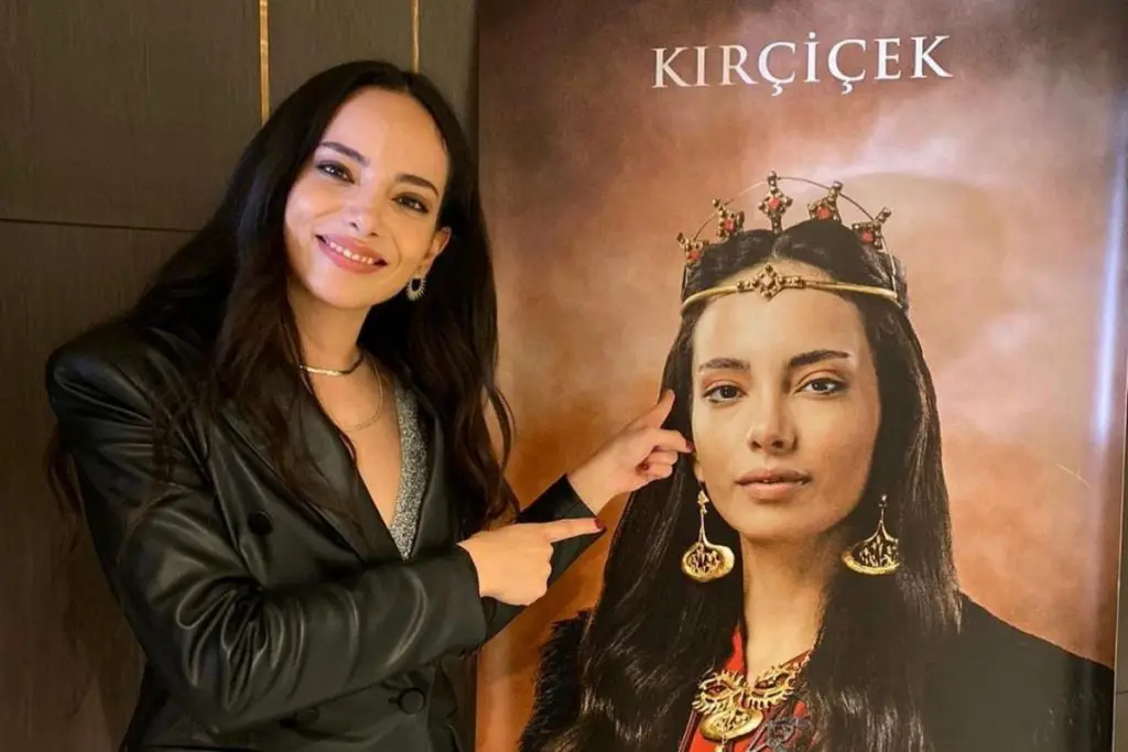 Bilgi Aydoğmuş kalbini aşka açtı mı? 2026 Bilgi Aydoğmuş Bilgi Aydoğmuş kalbini aşka açtı mı?