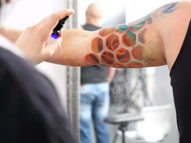 Dövme Bakımı Nasıl Yapılır? Nelere Dikkat Etmeliyiz? 2026 Dövme Bakımı Dövme Nasıl Yıkanır?