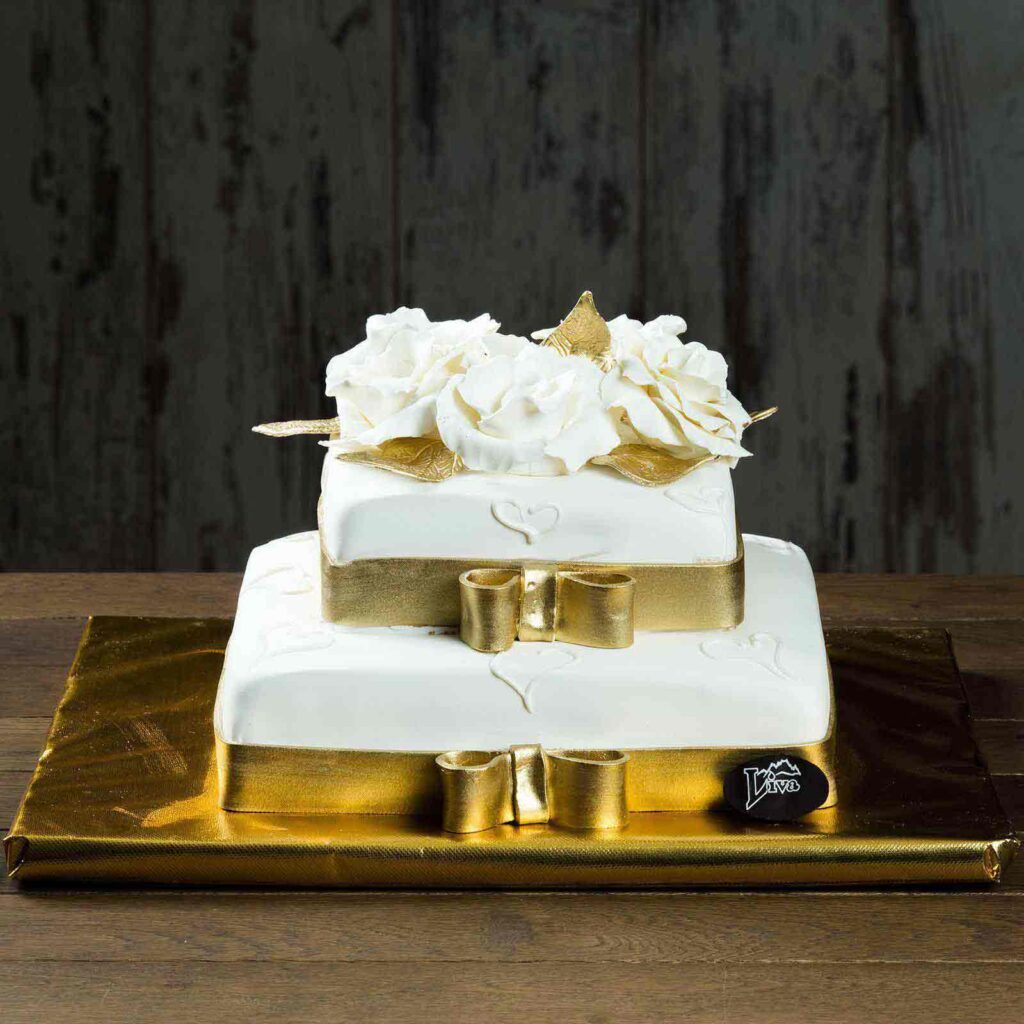 Düğün, Nişan ve Diğer Törenleri Özelleştiren Şeker Hamurlu Pastalar